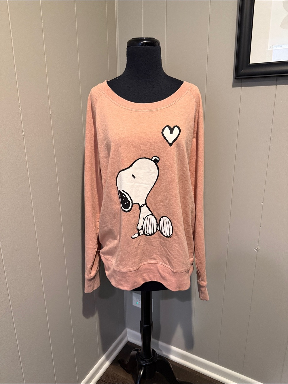 B41 Snoopy Peanuts Women’s XL Heart Graphic Sweatshirt - Blush Pink